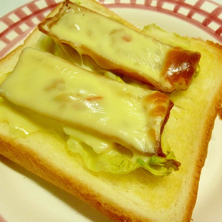 ☆ピリ辛♪　春巻きとレタスのチーズトースト☆